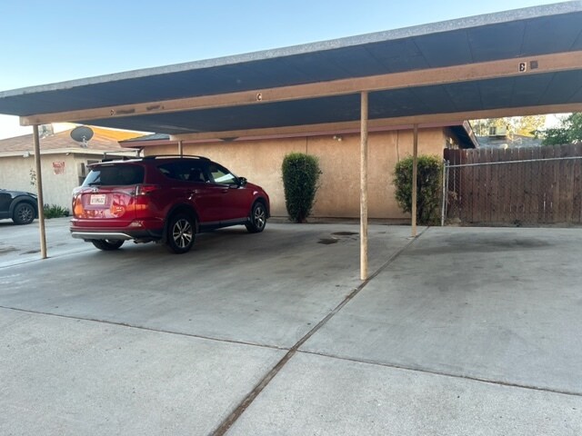 Building Photo - 2616 N Half Moon Dr