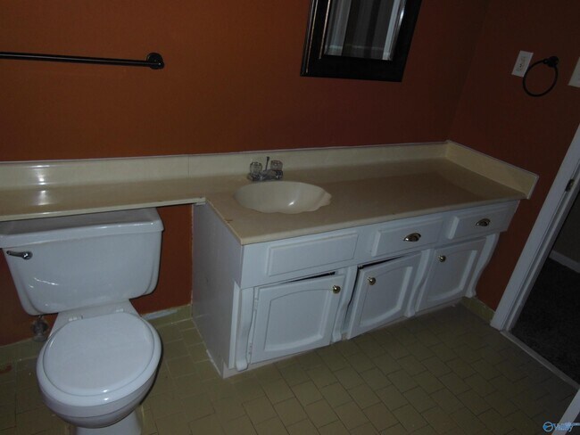 Building Photo - 1725 Millican Pl NW