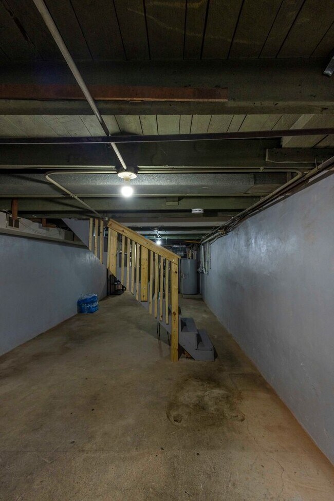 Building Photo - Cozy 1Bed/1Bath in Washing Village - Pigtown