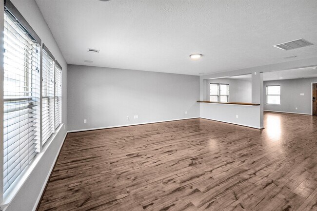 Building Photo - 1107 Epworth Ct.
