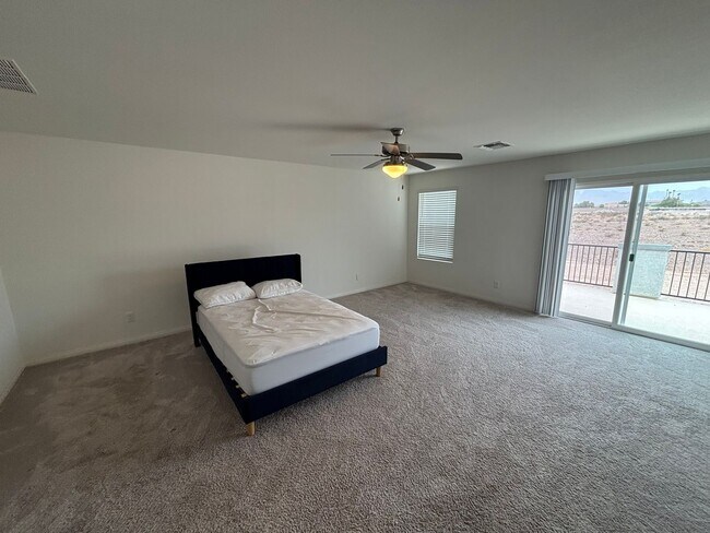 Building Photo - Beautiful 5-Bedroom, 4.5-Bath Home with St...