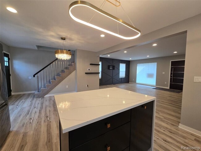 Building Photo - 1277 E Lincoln St