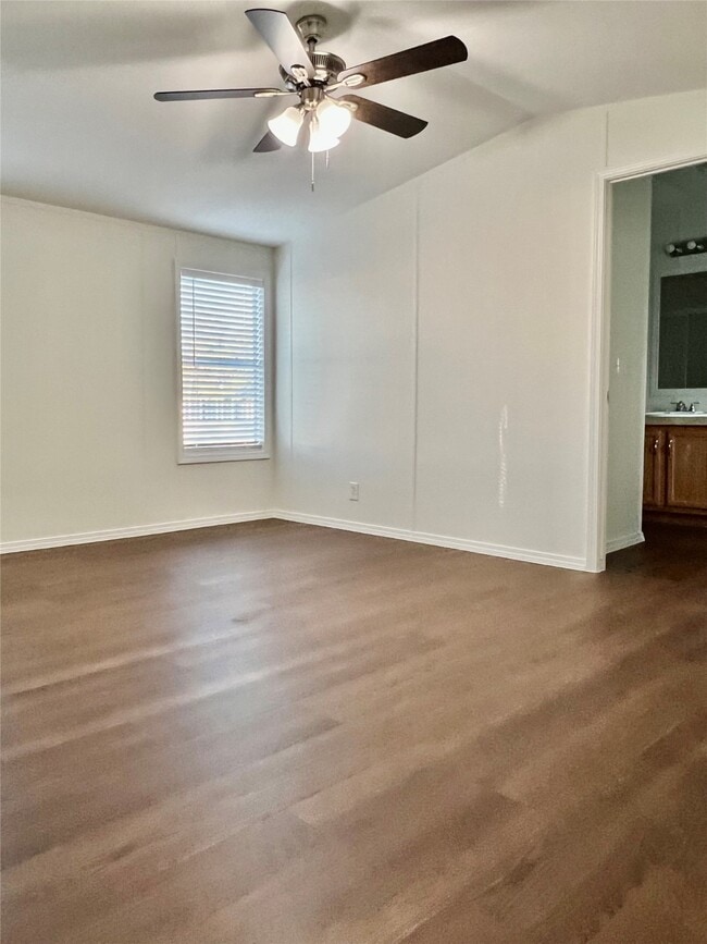 Building Photo - 24413 Tree Ln