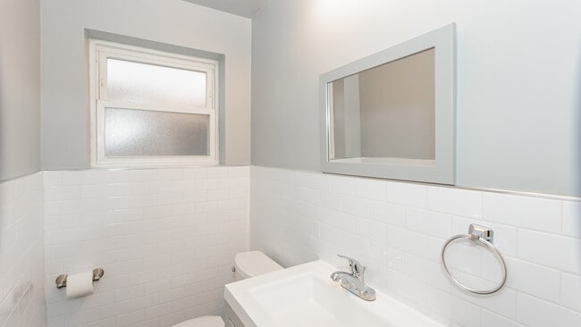 Building Photo - 5940 S Kilbourn Ave