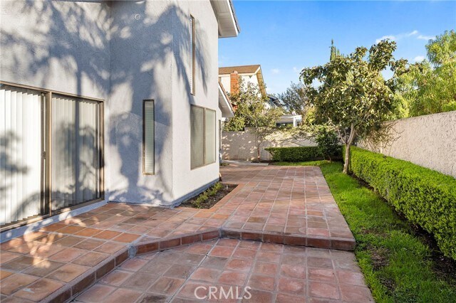 Building Photo - 11 Hunter