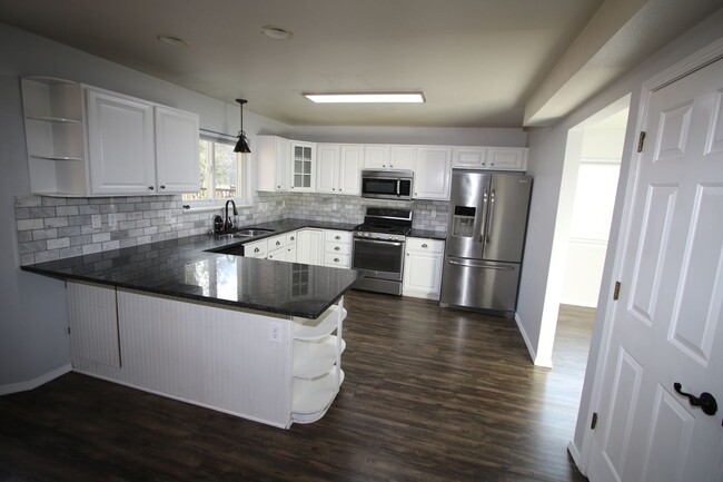 Building Photo - 19508 Highland Ridge Dr