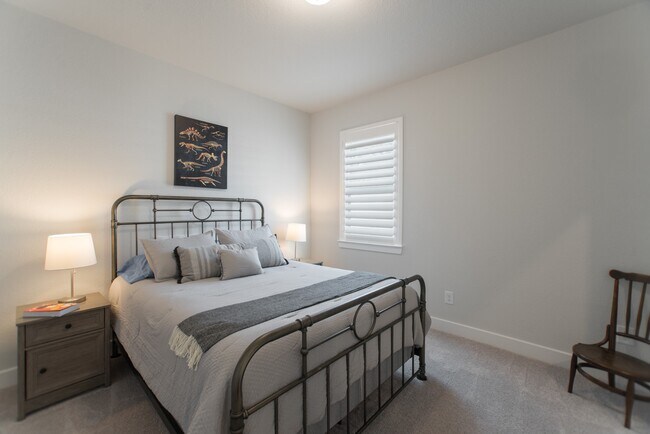 Building Photo - 71 Perennial Cyn Dr