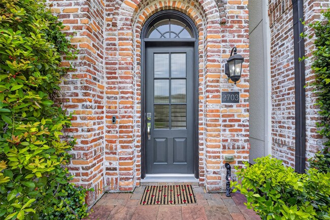 Building Photo - 2703 Kinsley Oaks Dr