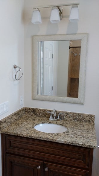 Guest bathroom - 1958 Marlington Way