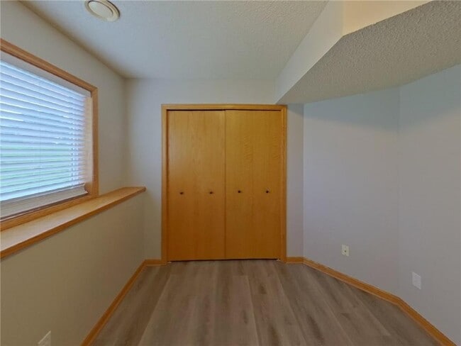 Building Photo - 452 Orchard Pkwy W