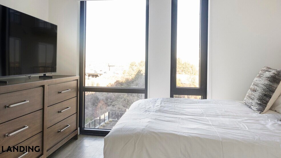 Building Photo - 1007 S Mint St