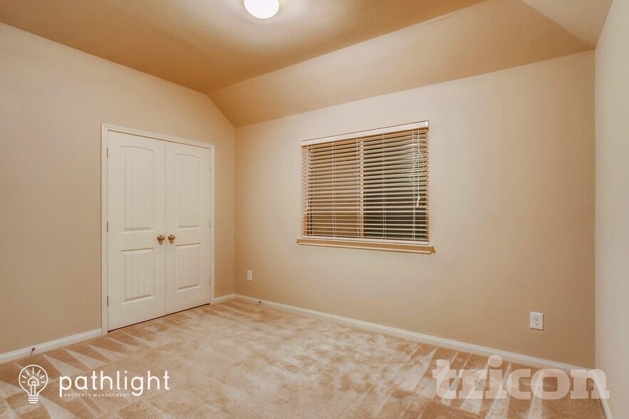 Building Photo - 4 Logan Creek Lane