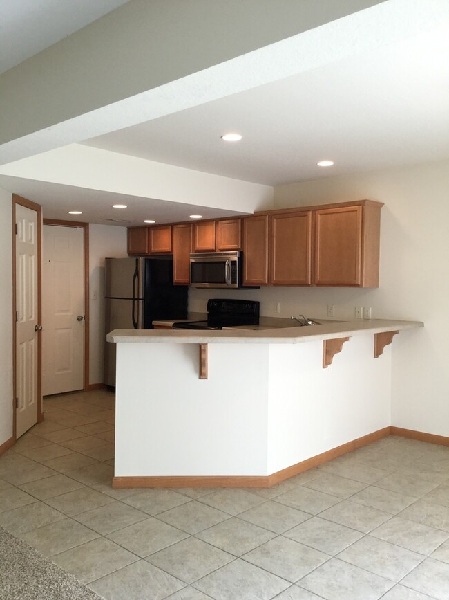 Building Photo - 5520-22 Hunley Ct.