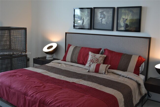 Building Photo - 2960 NE 207th St