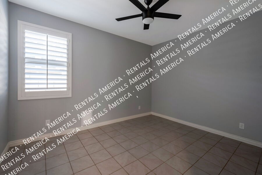 Building Photo - 10047 E Wavelength Ave