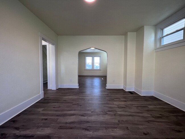 Building Photo - Updated 2BR house with Garage!