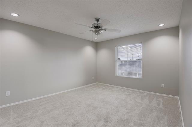 Building Photo - 5525 Ventura St
