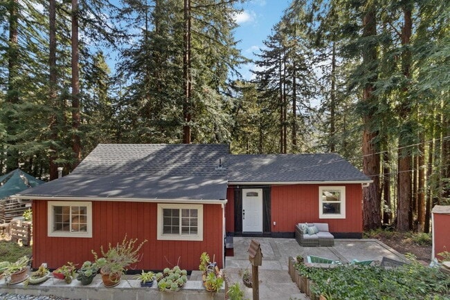 Building Photo - Serene Felton Retreat – Spacious Home Nest...