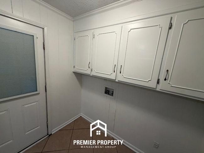Building Photo - Charming 3BR/2BA Northport Home with Hardwood Floors & Brick Fireplace!