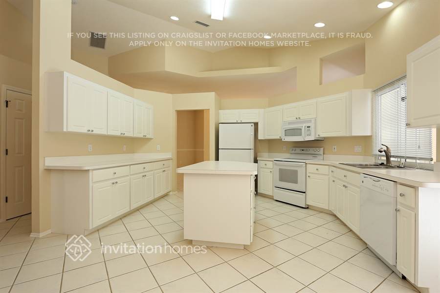 Building Photo - 500 Penny Royal Pl