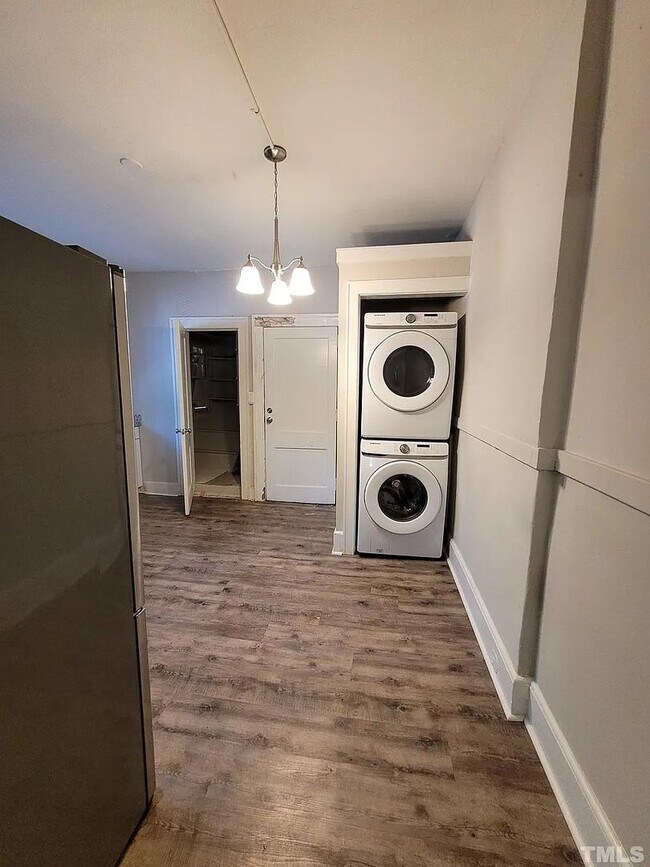 Building Photo - Gorgeous One Bedroom Home Coming soon!