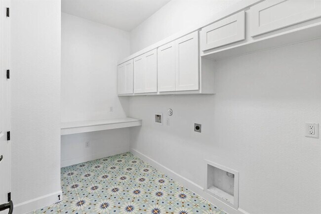 Building Photo - 151 Starfire Dr