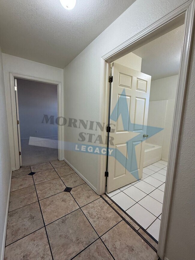 Building Photo - 4 bedroom, 4 bath house - Must see landscaping!