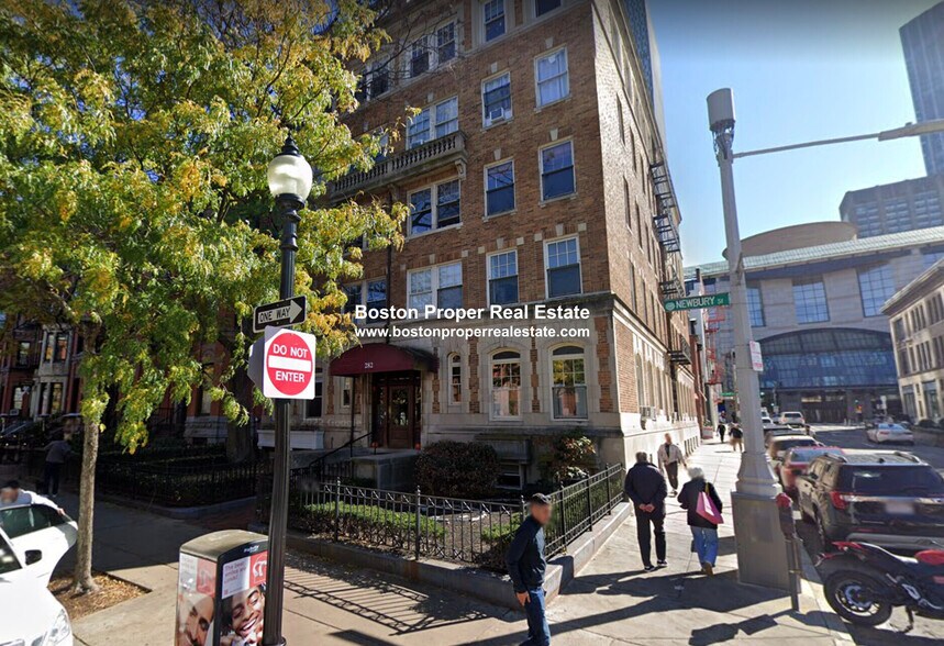 Building Photo - 282 Newbury St