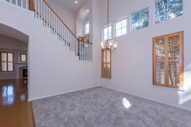 Building Photo - 26 Clover Gate Cir