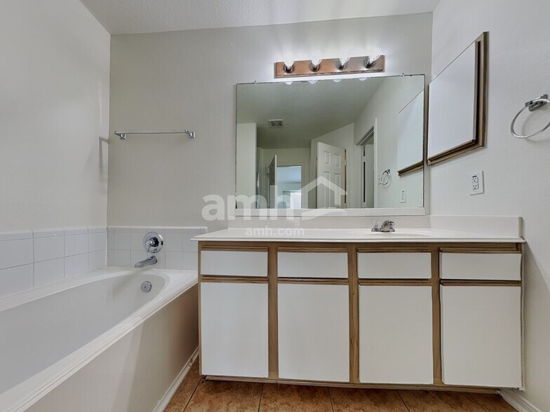 Building Photo - 19515 Providence Shore Way