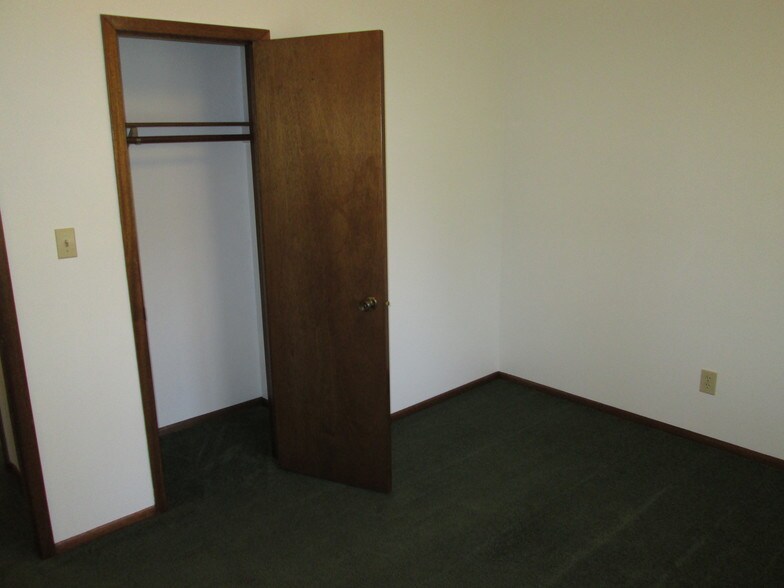 front BR closet - 1342 Pleasant View Dr