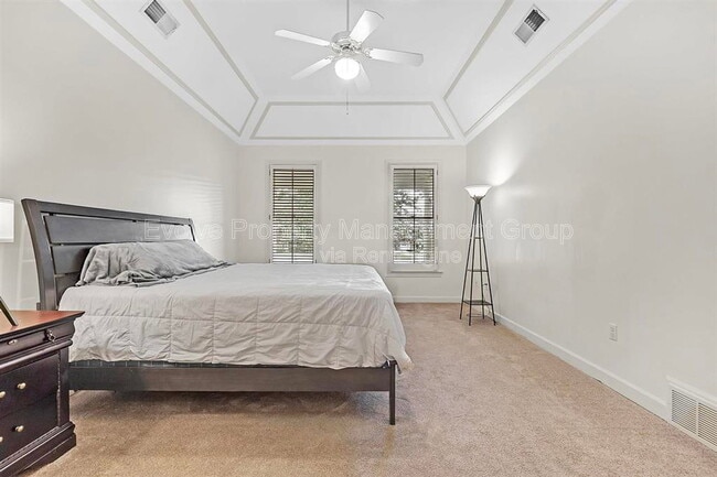 Building Photo - 7520 Crystal Lake Dr