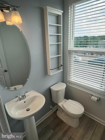 Building Photo - 147 Presidents Pointe Ave