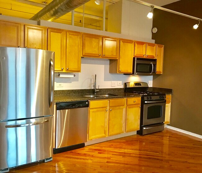 Building Photo - 500 S Clinton St