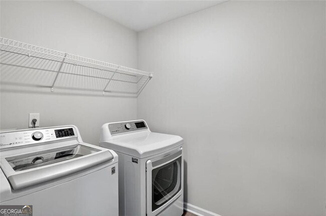 Building Photo - 1553 Spring Hollow Way