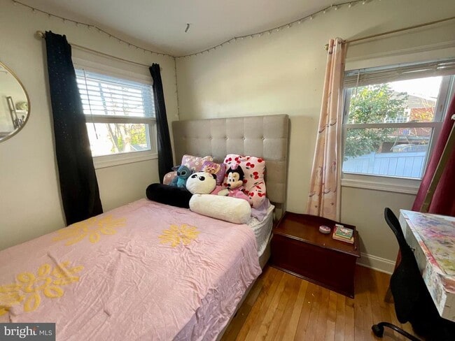 Building Photo - 6822 Donahue Ct