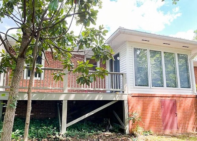 Building Photo - 3 Bed 2 Bath in Jville!