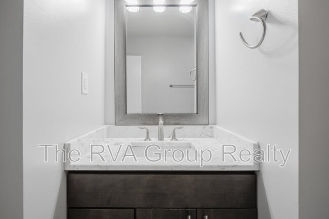 Building Photo - 4930 Bethlehem Rd