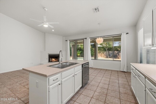 Building Photo - 6422 E Blanche Dr