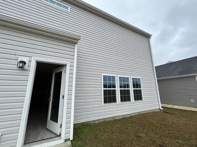 Building Photo - 283 Hampton Park Cir