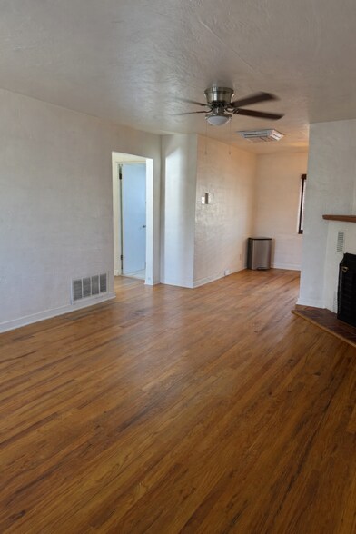 Building Photo - 2113 Madeira Dr NE