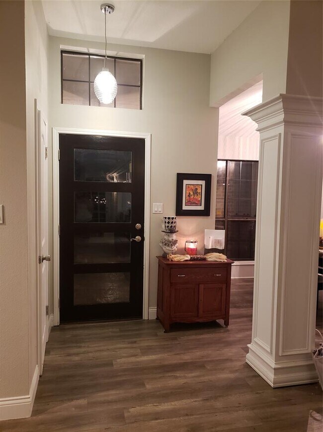 Building Photo - 128 Long Wood Ave