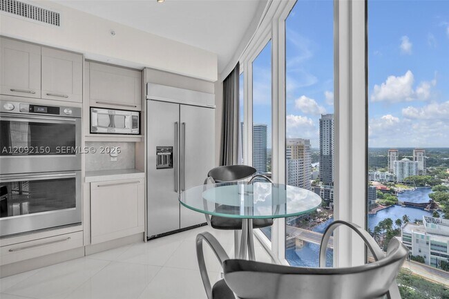 Building Photo - 333 Las Olas Way