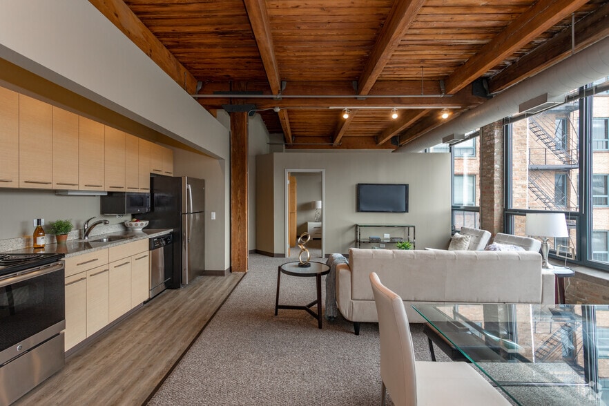 Building Photo - River West Lofts