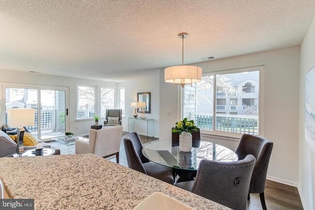 Building Photo - 11707 Summerchase Cir