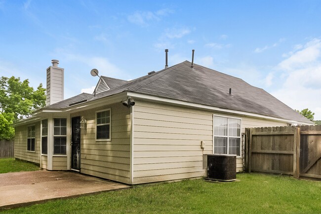 Building Photo - 4391 English Pecan Cove