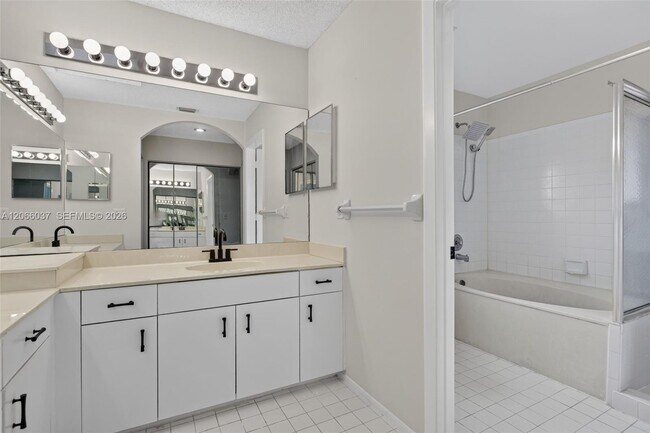 Building Photo - 587 NW 38th Ave