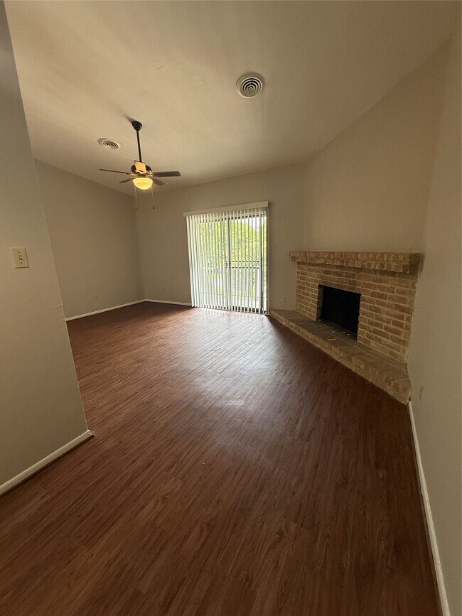 Building Photo - 923 Carrell St