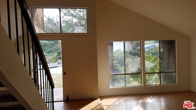 Building Photo - 11735 Sierra Sky Dr