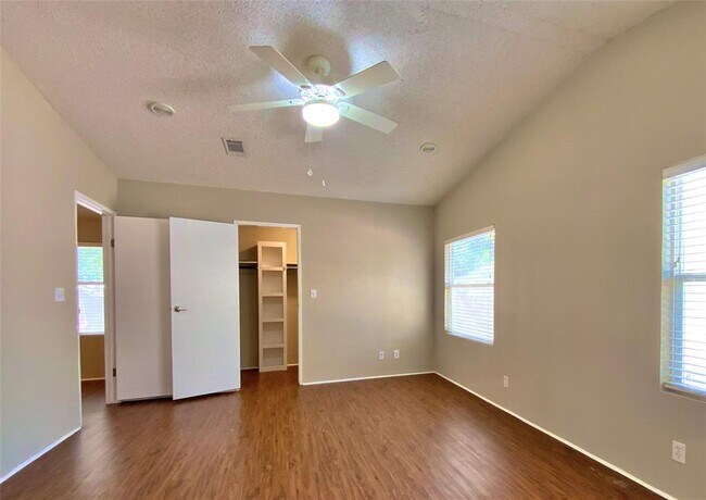 Building Photo - 1301 Lipan Trail